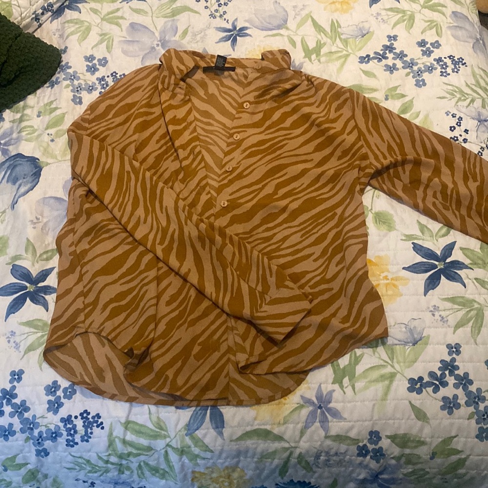FOREVER 21 LONG SLEEVE SHIRT ZEBRA PRINT BROWN